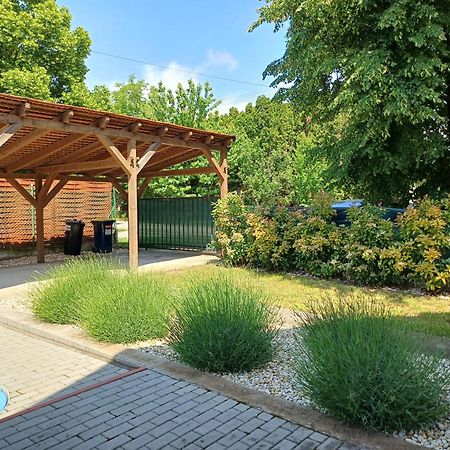 Oliva 8 Fos Balatoni Nyaralo Villa Balatonakarattya Buitenkant foto